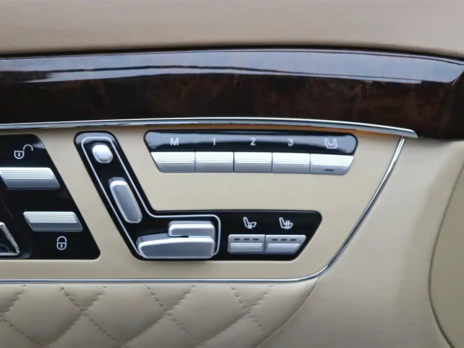 Mercedes-Benz S-Class AMG 2010 — фото 11