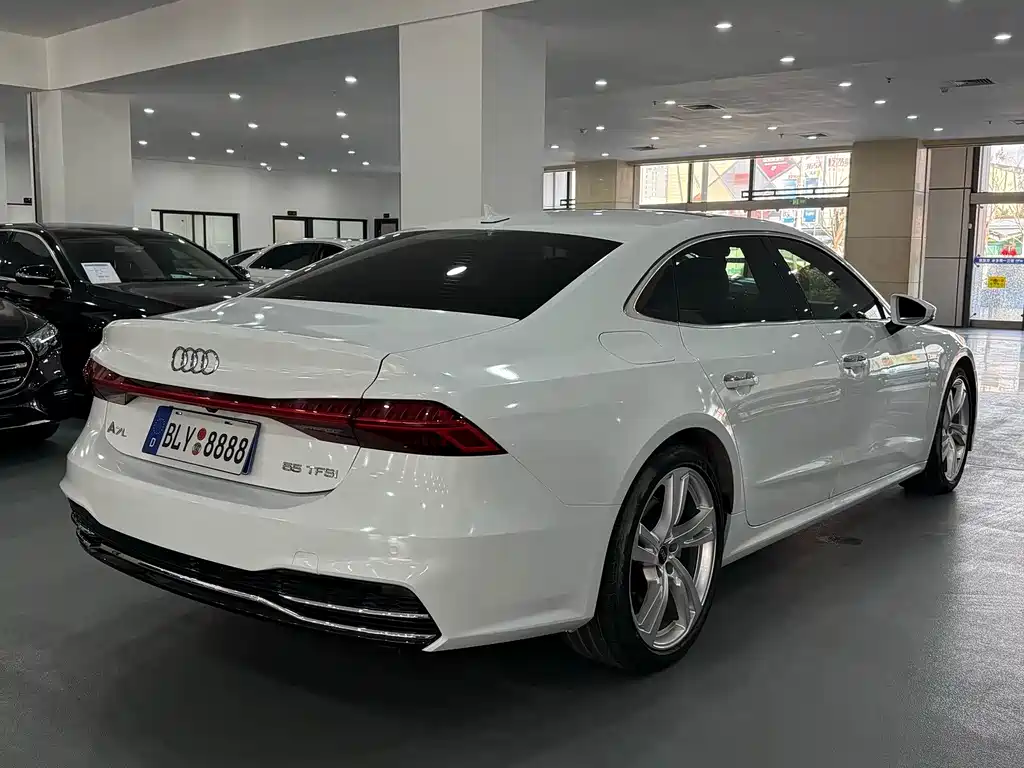 Audi A7L 2023 — фото 9