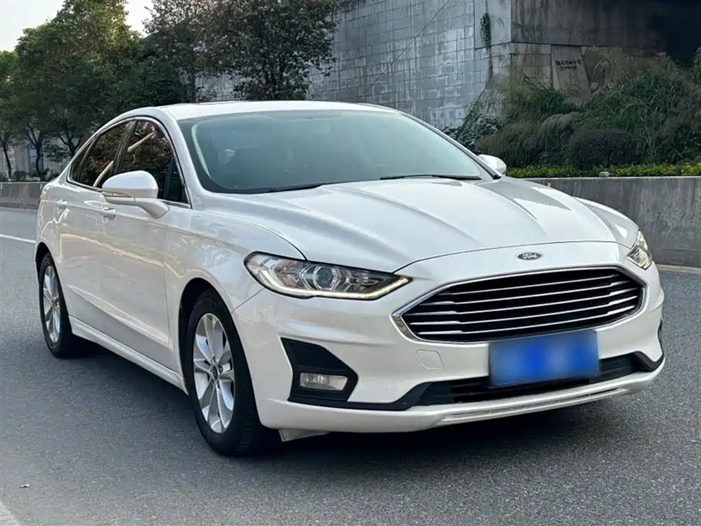 Ford Mondeo 2021 — фото 23