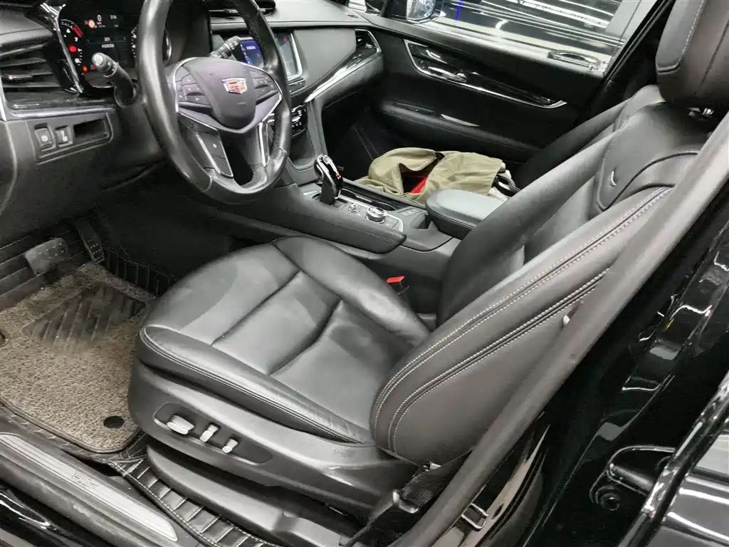Cadillac XT5 2020 — фото 15