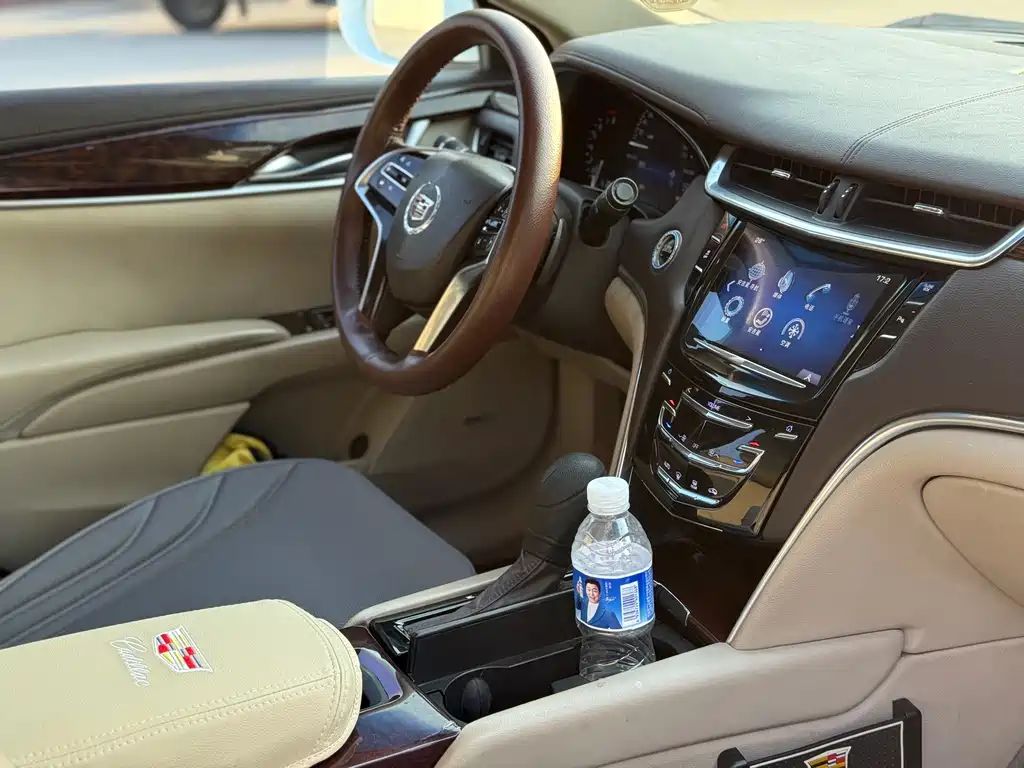 Cadillac XTS 2015 — фото 11