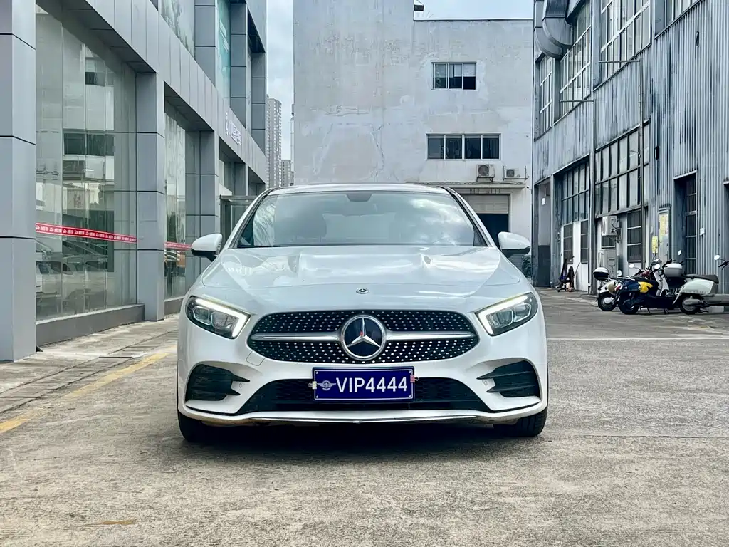 Mercedes-Benz A-Class 2022 — фото 2
