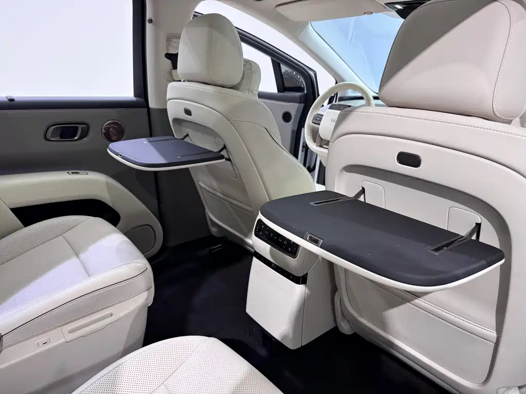 Li Auto i8 2026 — фото 13