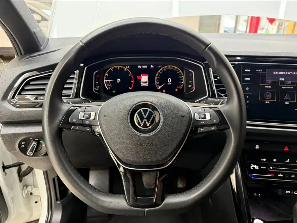 Volkswagen T-Roc 2021 — фото 11