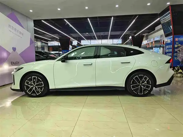 Changan UNI-V Smart Electric Idd 2024