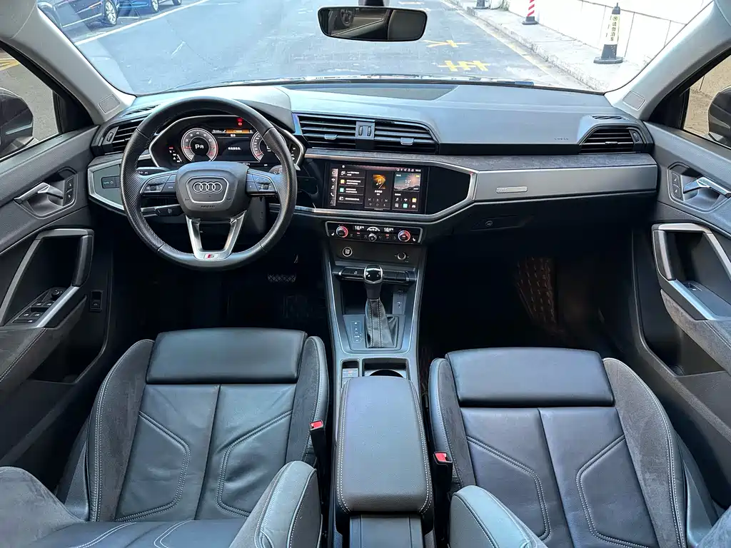 Audi Q3 Sportback 2023 — фото 15