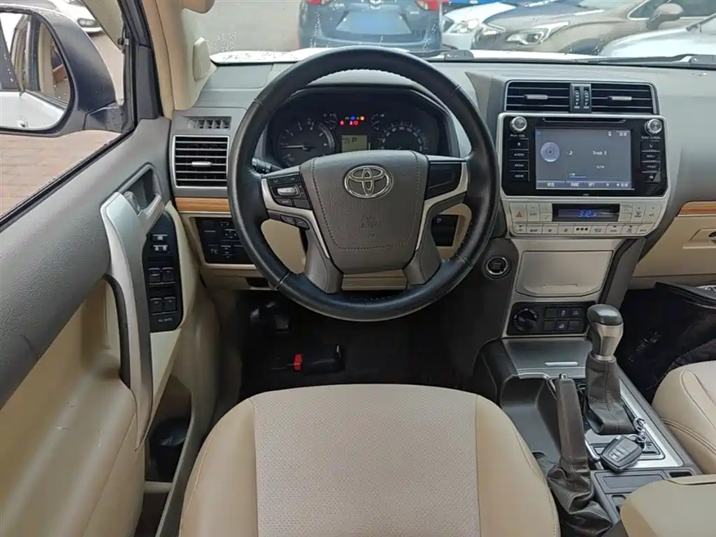 Toyota Prado 2018 — фото 11