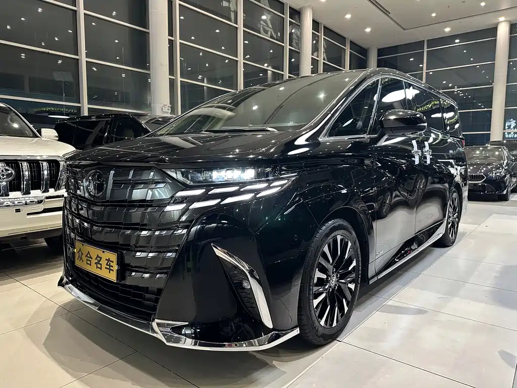 Toyota Alphard 2024 — фото 1