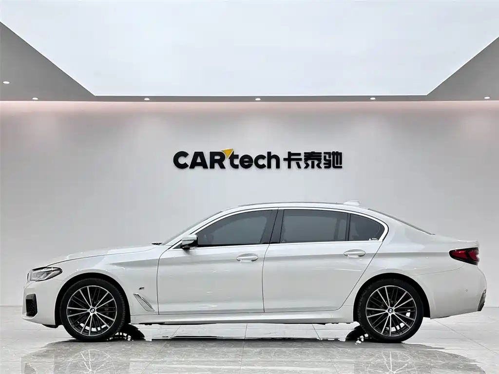 BMW 5 Series 2021 — фото 2