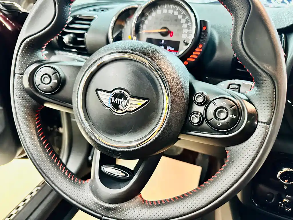 MINI Clubman 2017 — фото 40