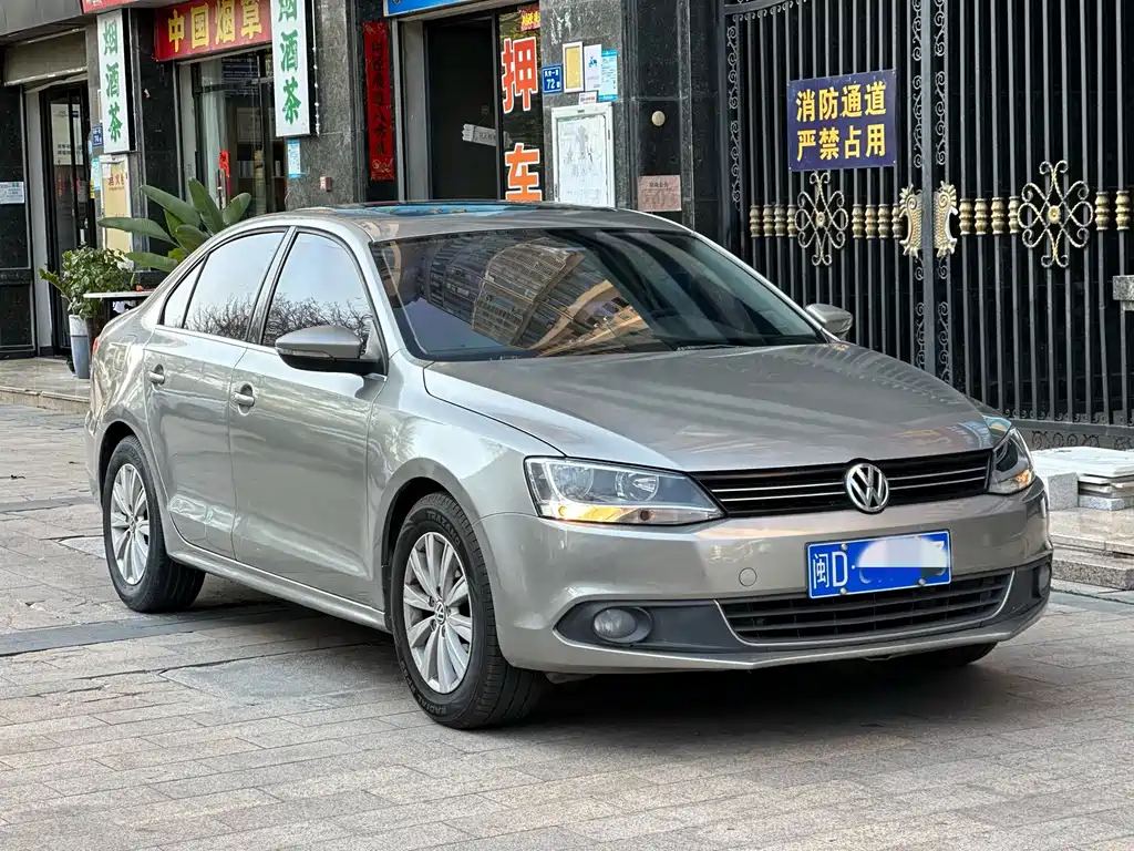 Volkswagen Sagitar 2014