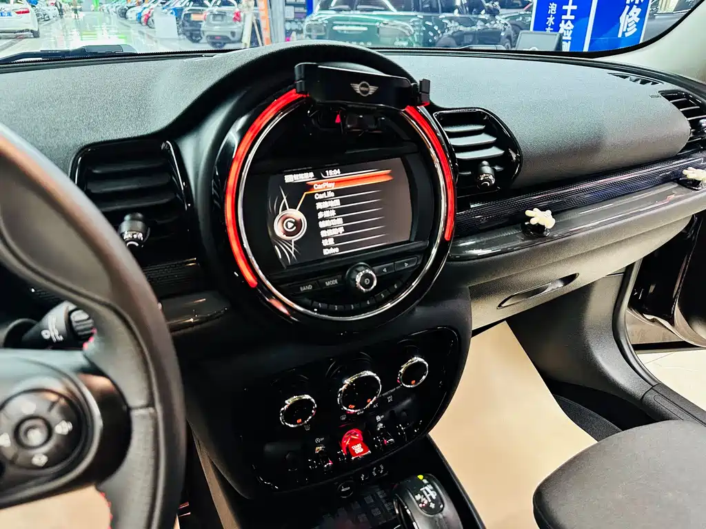 MINI Clubman 2017 — фото 34