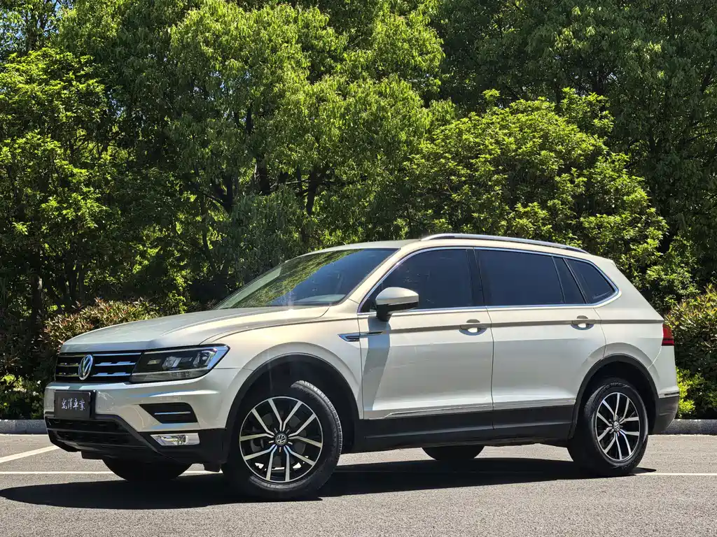 Volkswagen Tiguan L 2018 — фото 1