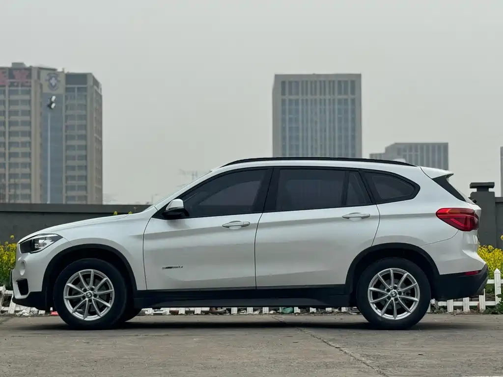 BMW X1 2017 — фото 3
