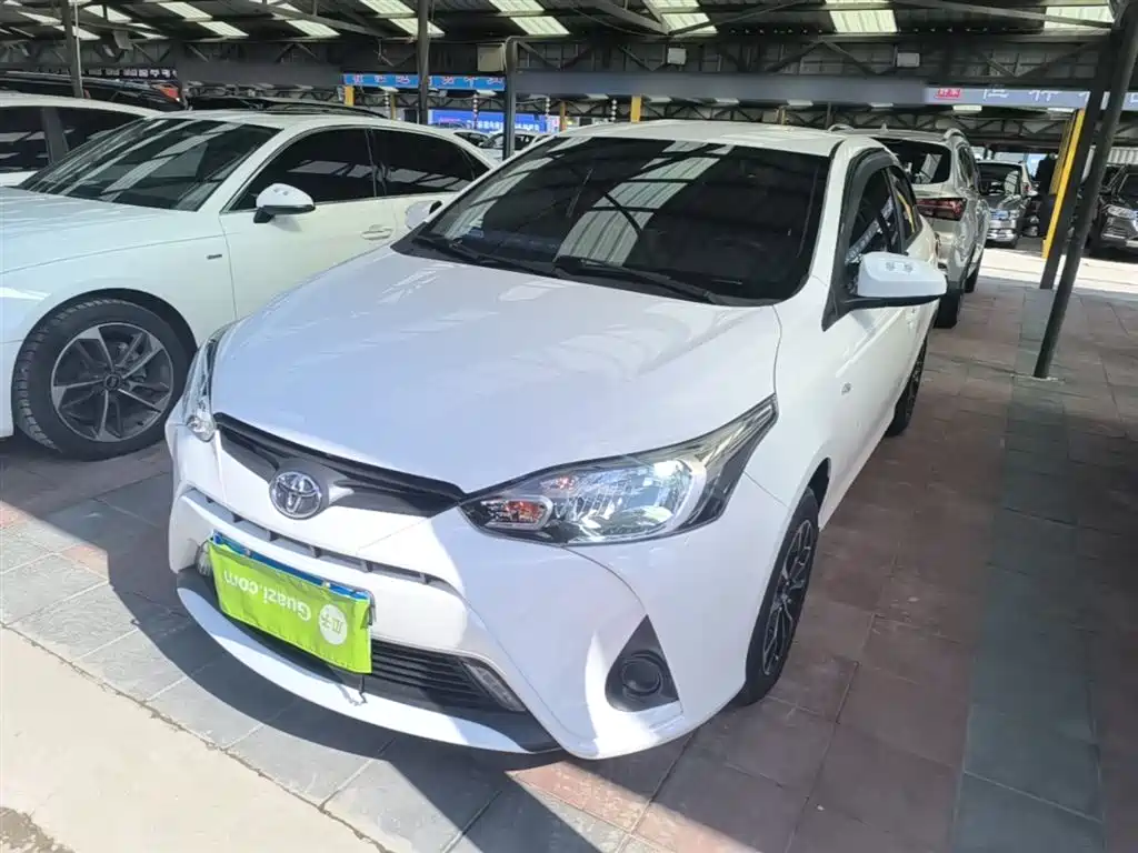 Toyota Yaris L 2021