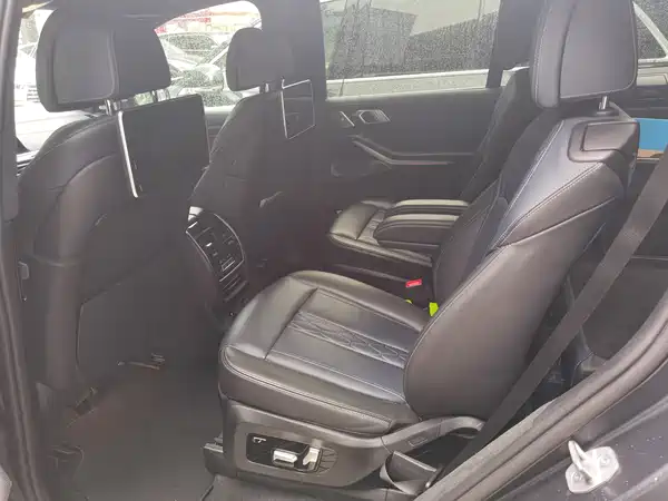 BMW X7 2021