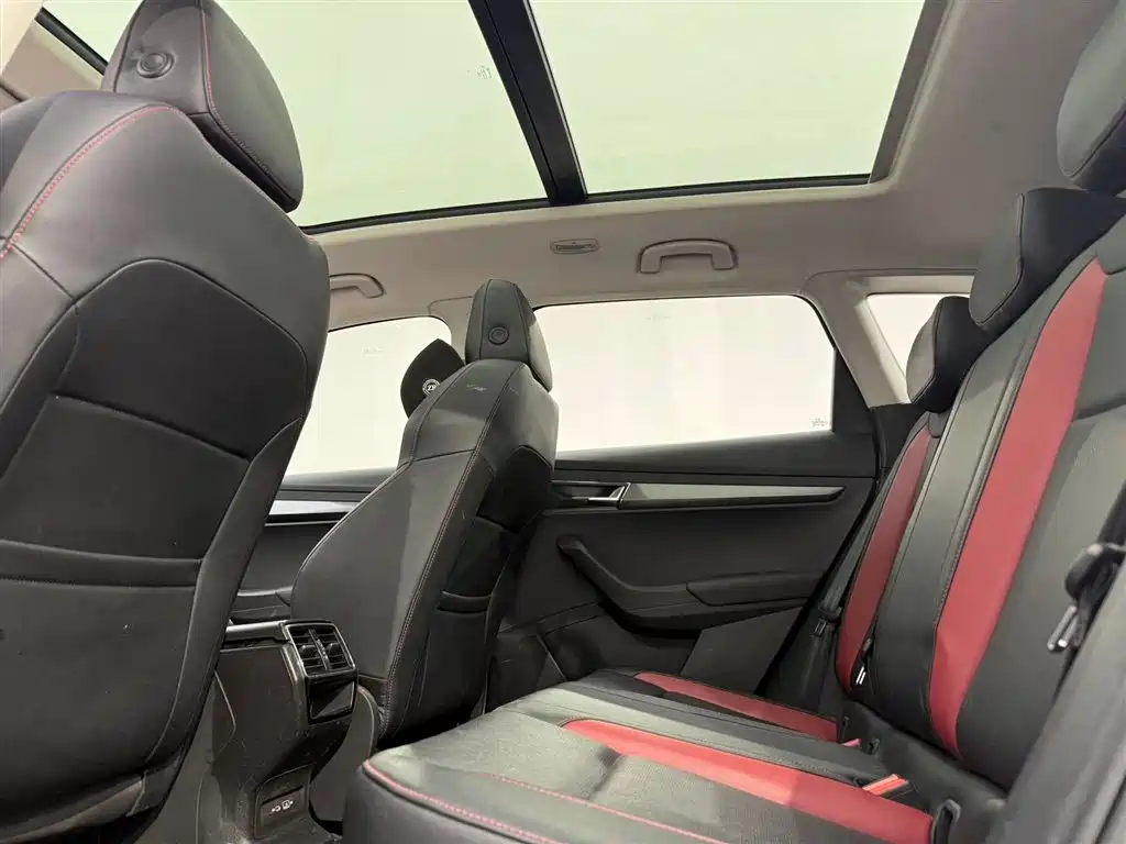 Skoda Karoq 2023 — фото 9