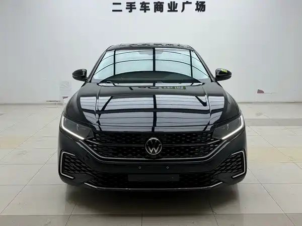 Volkswagen Passat 2023