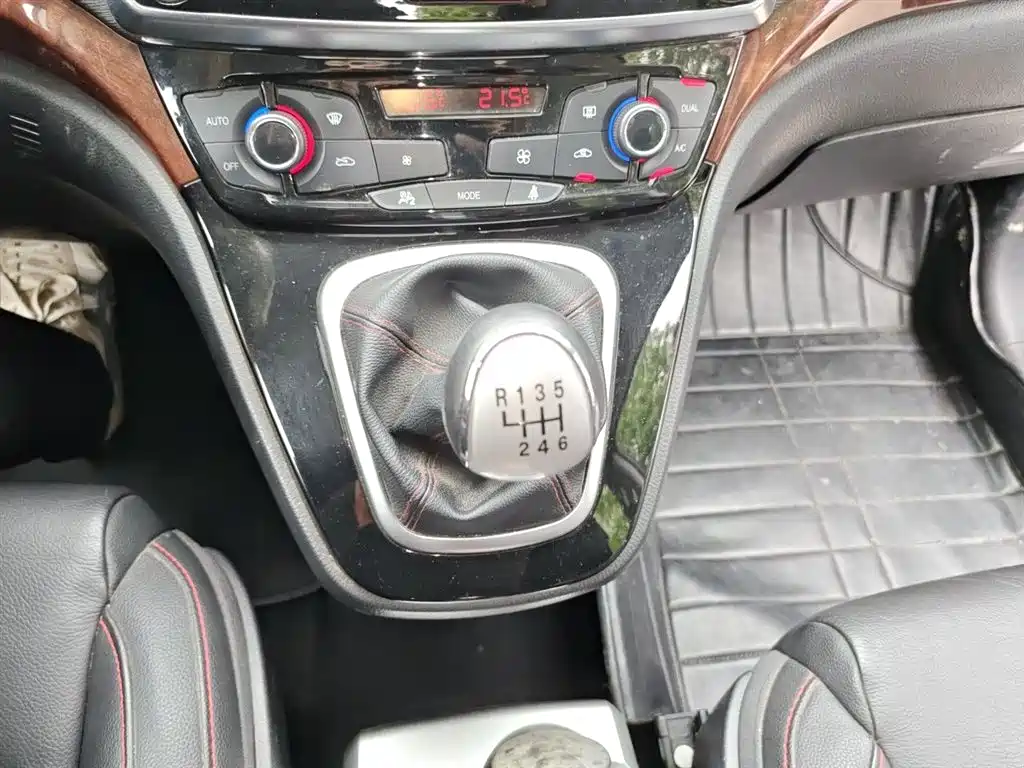Haval H6 2015 — фото 10