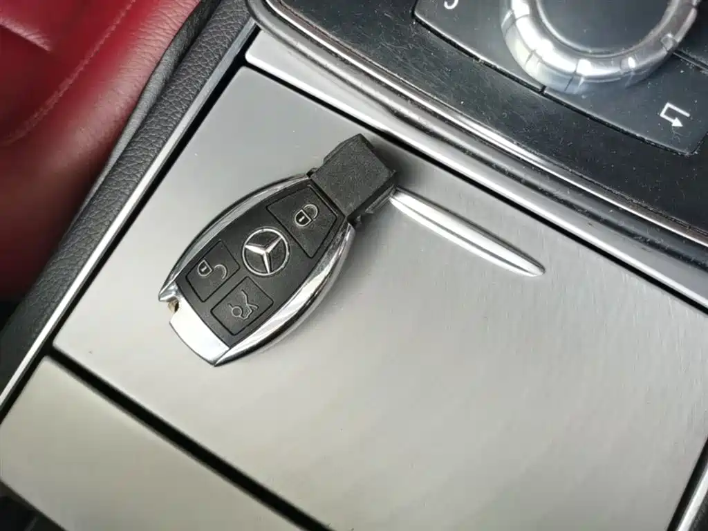 Mercedes-Benz E-Class 2015 — фото 9