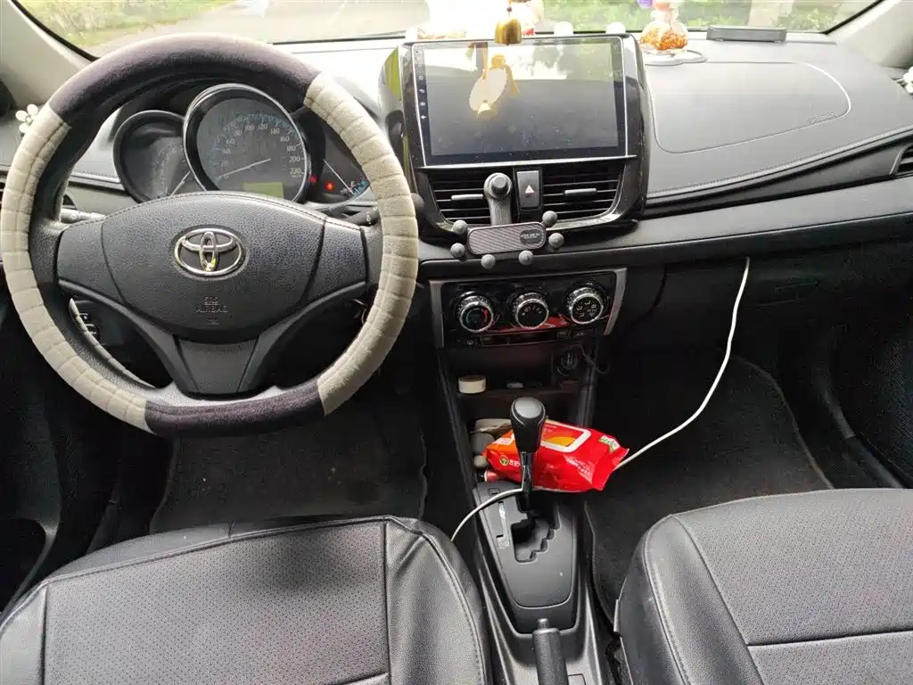 Toyota Yaris L 2016 — фото 5