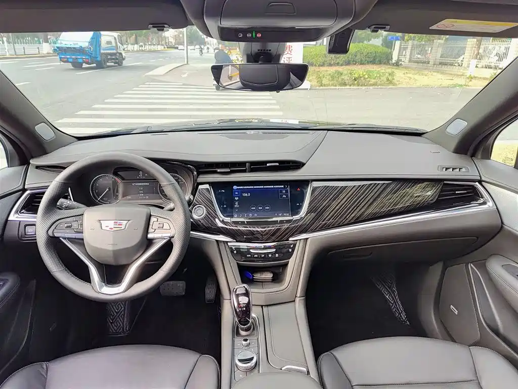 Cadillac XT6 2024 — фото 10