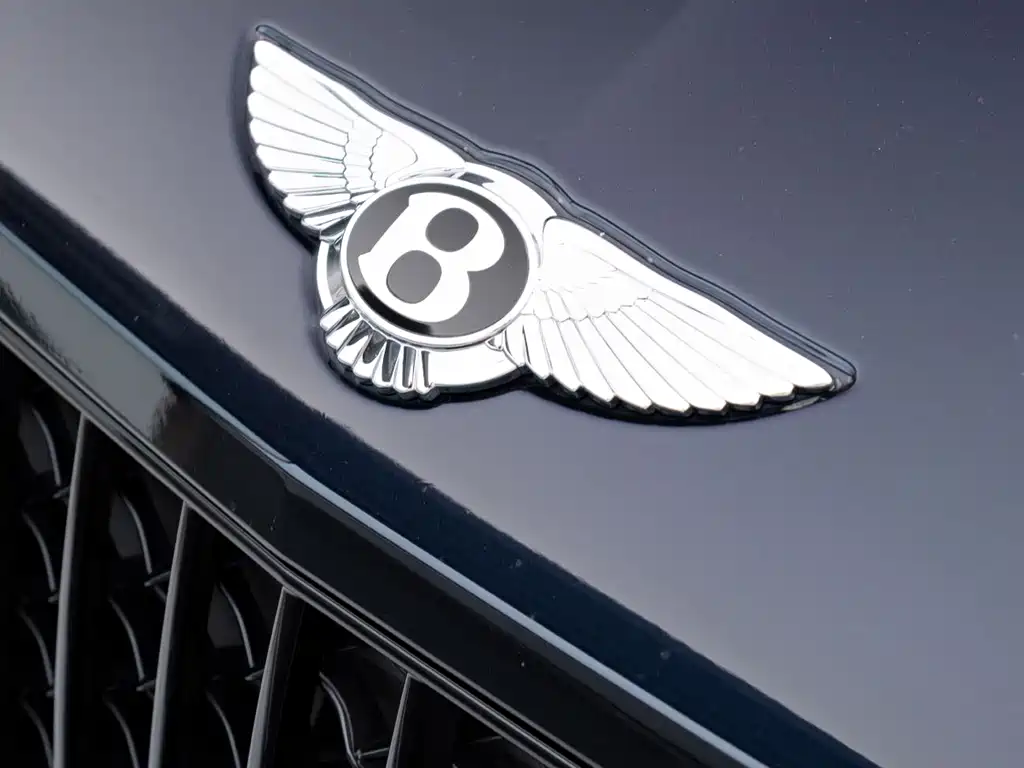 Bentley Bentayga 2023 — фото 3