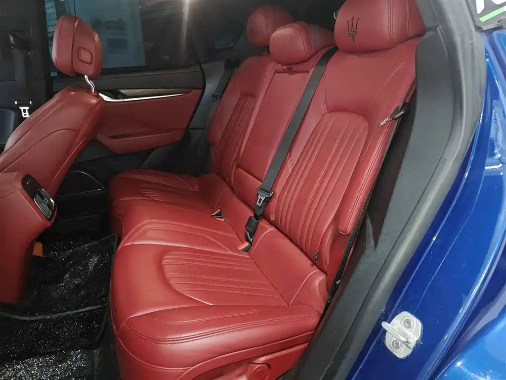 Maserati Levante 2016 — фото 13