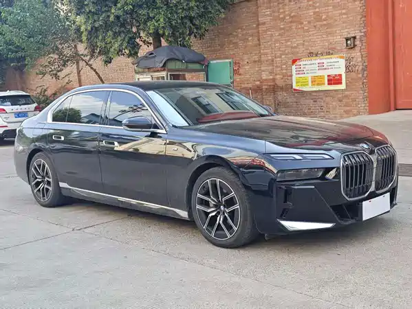 BMW 7 Series 2024