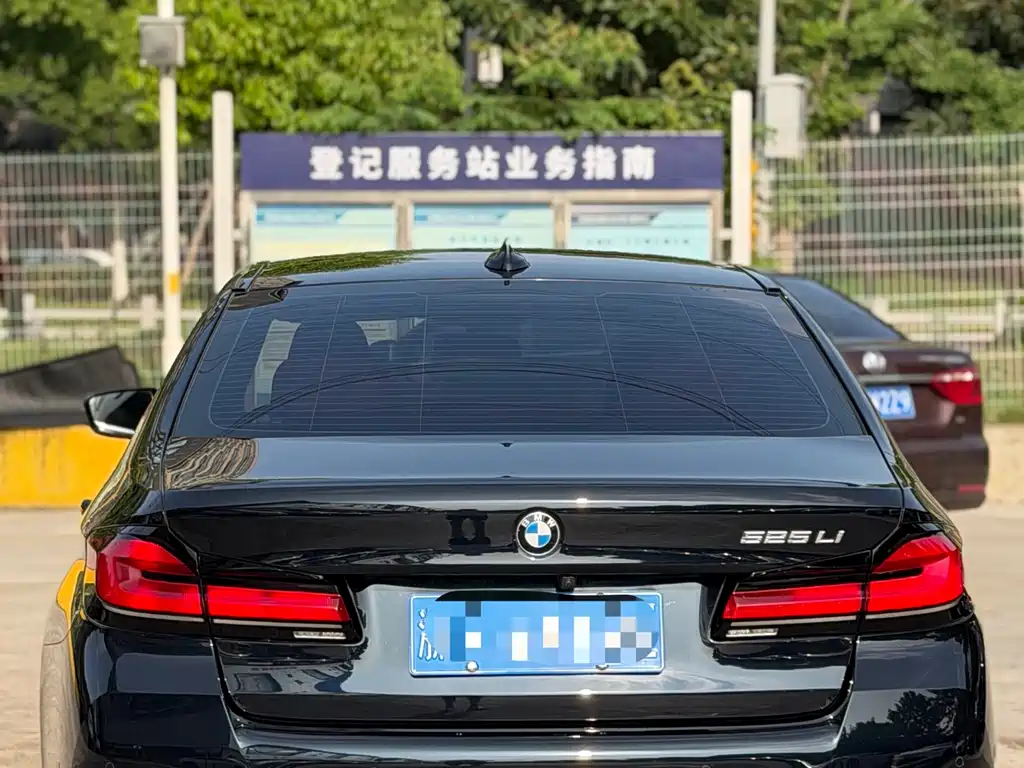 BMW 5 Series 2022