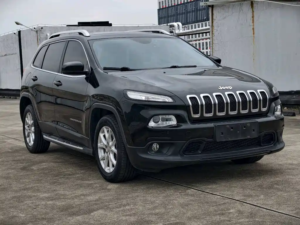 Jeep Cherokee 2016 — фото 3
