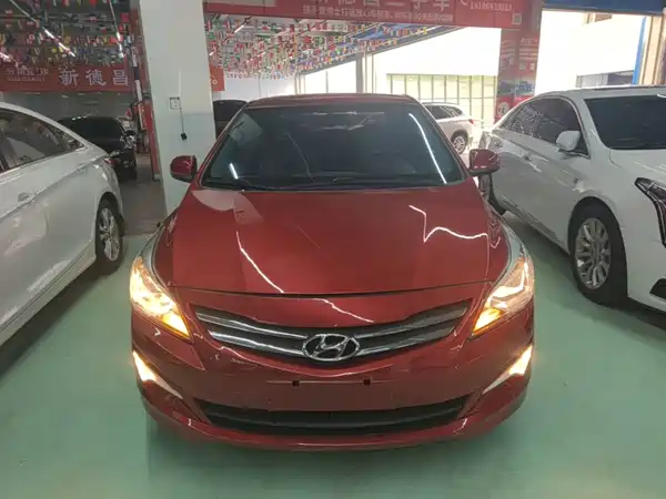 Hyundai Accent 2015
