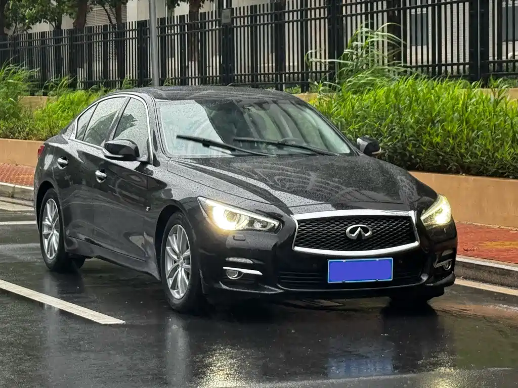 Infiniti Q50 2017 — фото 3