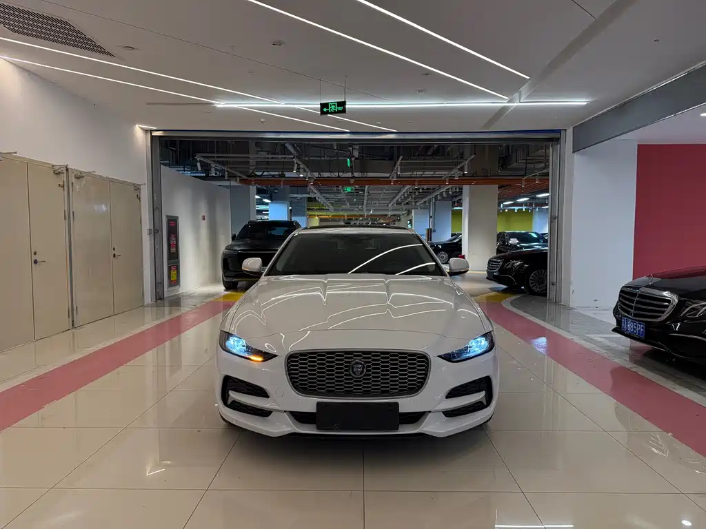 Jaguar XEL 2020 — фото 2
