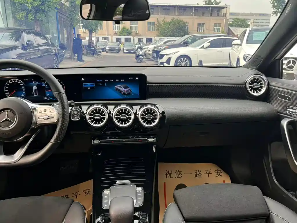 Mercedes-Benz A-Class 2023 — фото 25