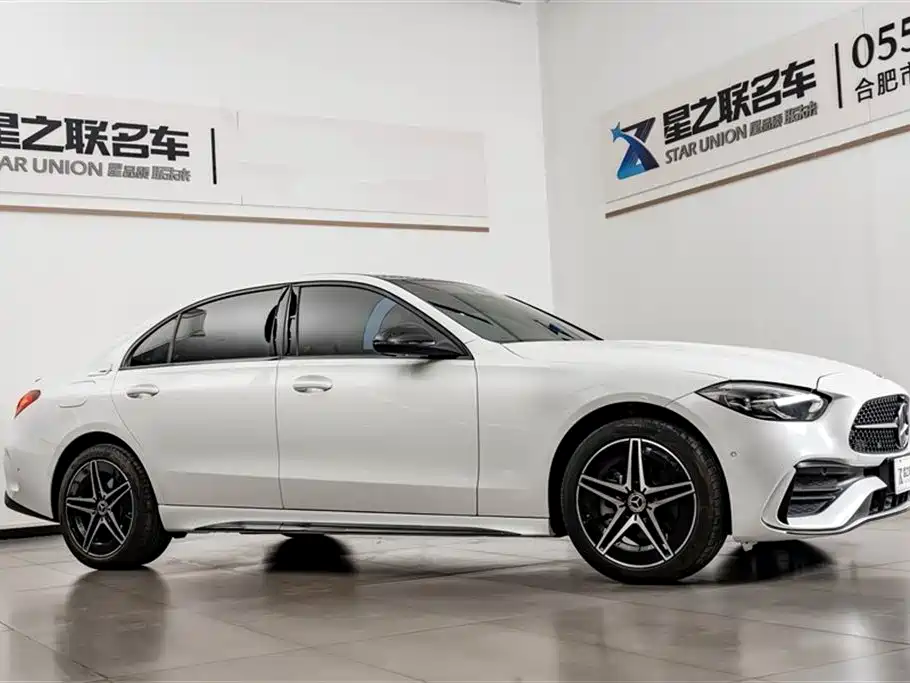 Mercedes-Benz C-Class 2024 — фото 6