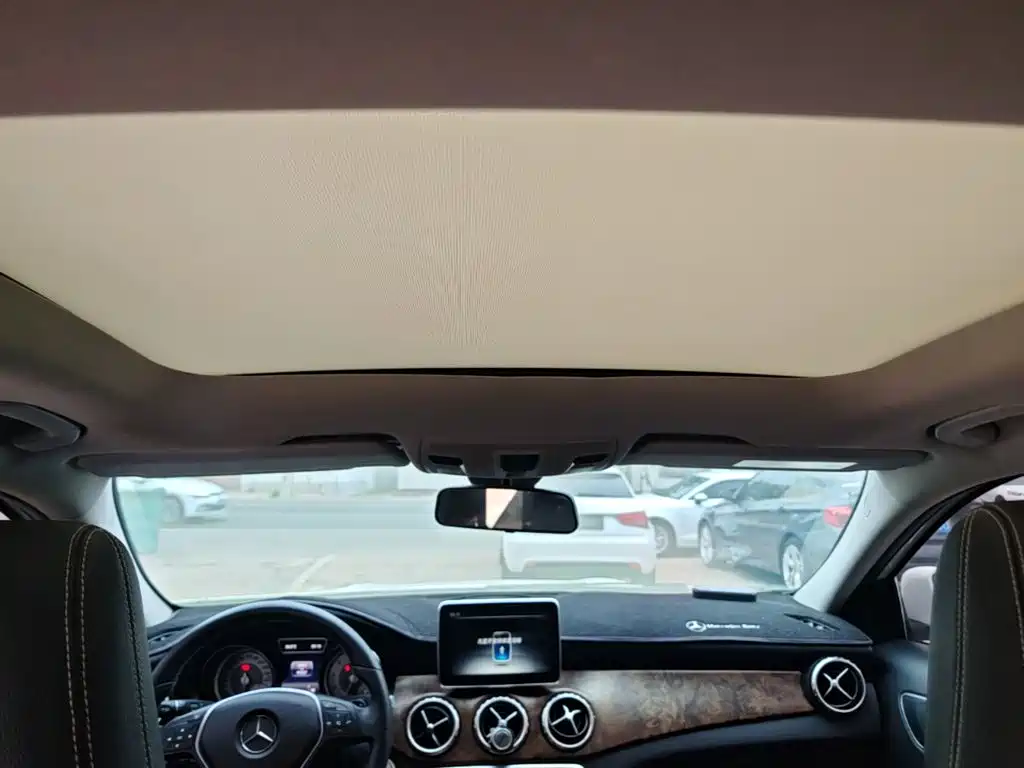 Mercedes-Benz GLA 2016 — фото 18