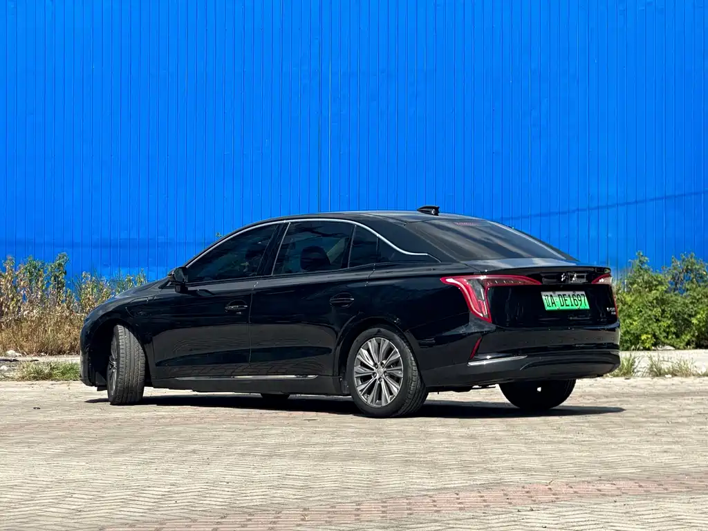 Hongqi E-QM5 2023 — фото 9