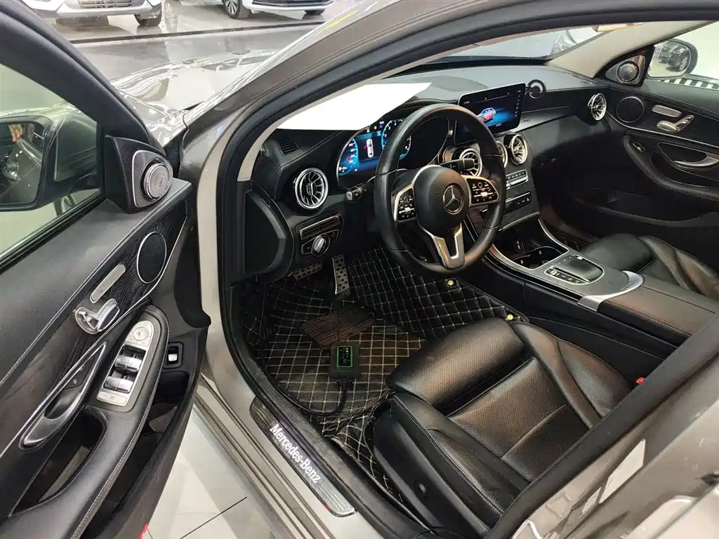 Mercedes-Benz C-Class 2019 — фото 16