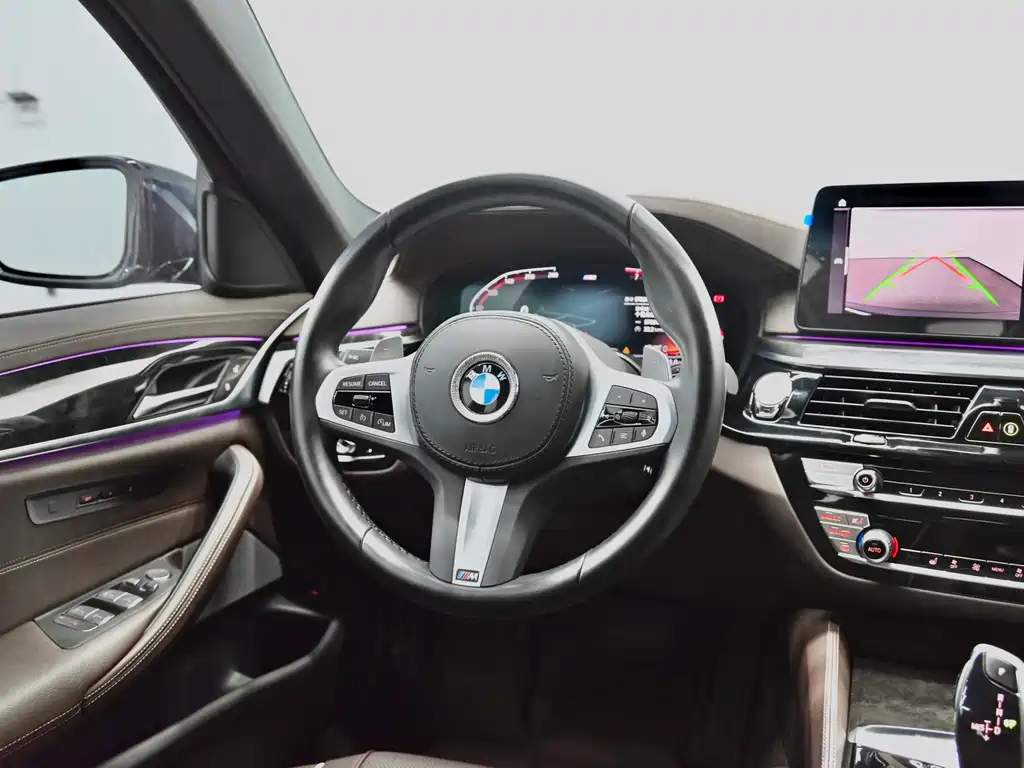 BMW 5 Series 2022 — фото 12