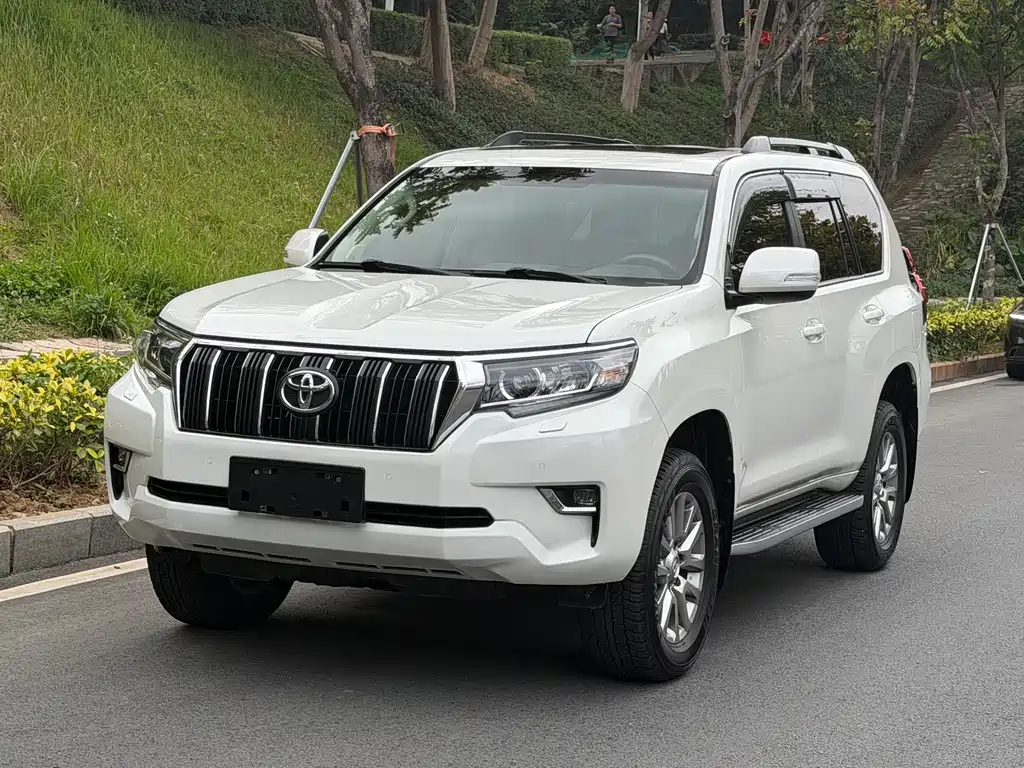Toyota Prado 2018 — фото 2
