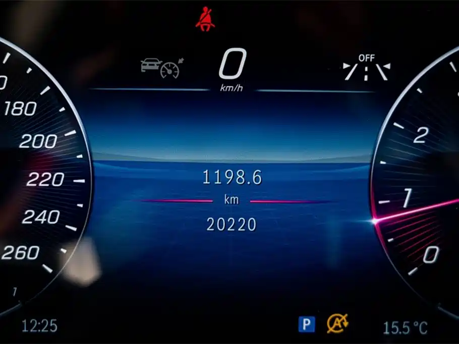 Mercedes-Benz C-Class 2024 — фото 10