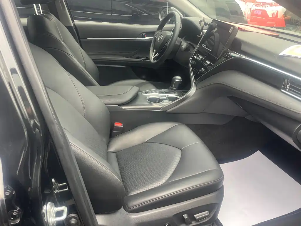 Toyota Camry 2024 — фото 10