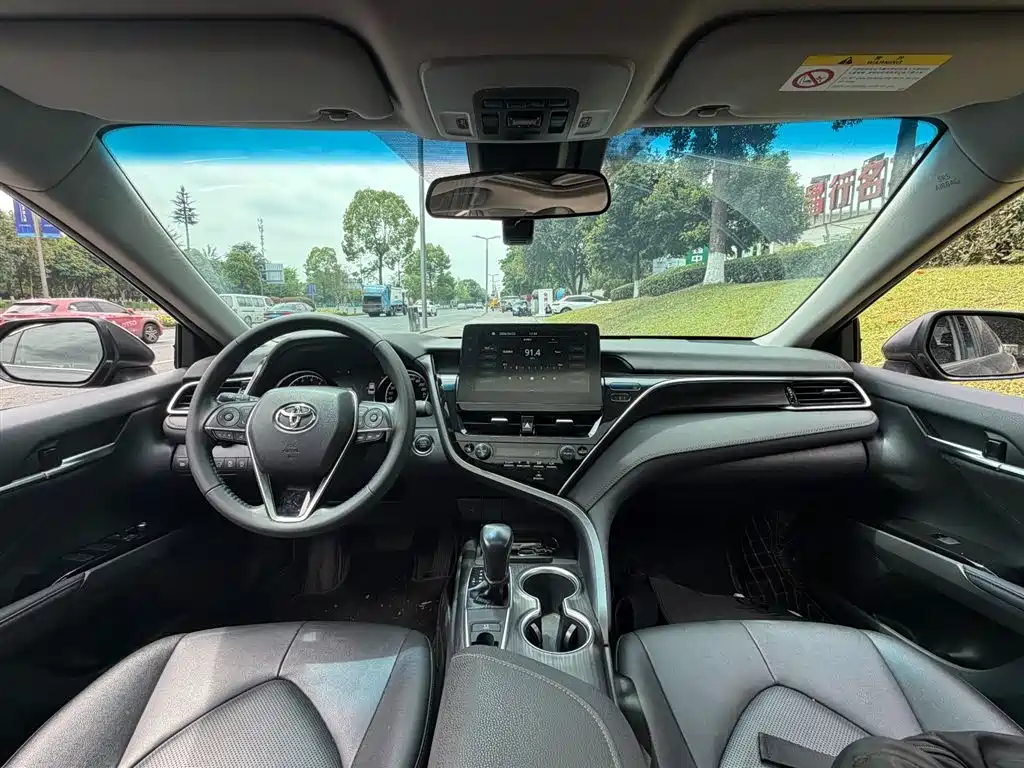 Toyota Camry 2022 — фото 11