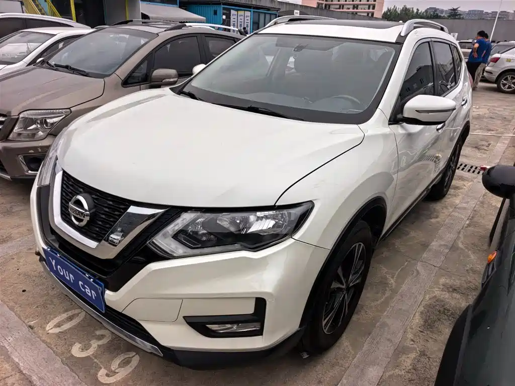 Nissan X-Trail 2018 — фото 1