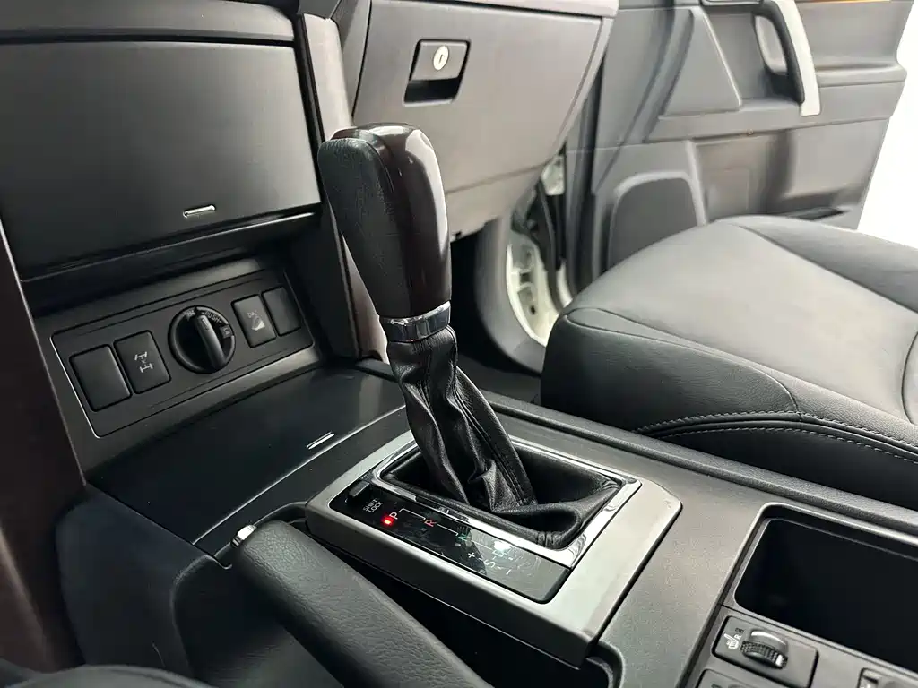 Toyota Prado 2017 — фото 10