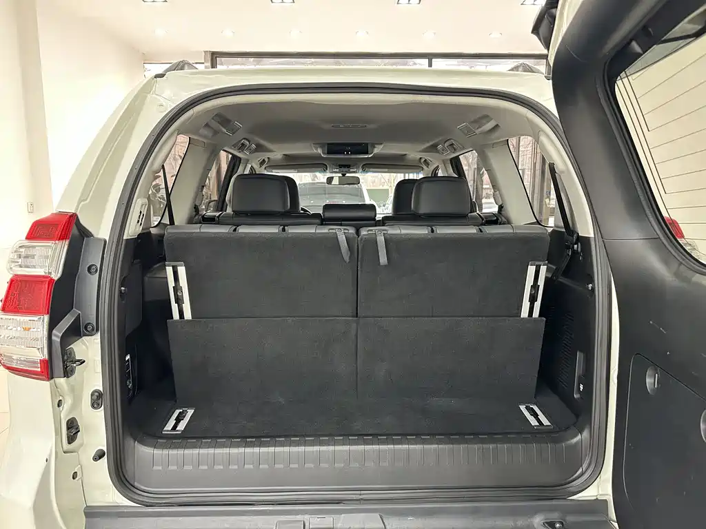 Toyota Prado 2017 — фото 32