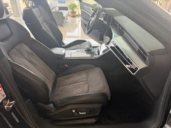 Audi A6L 2023