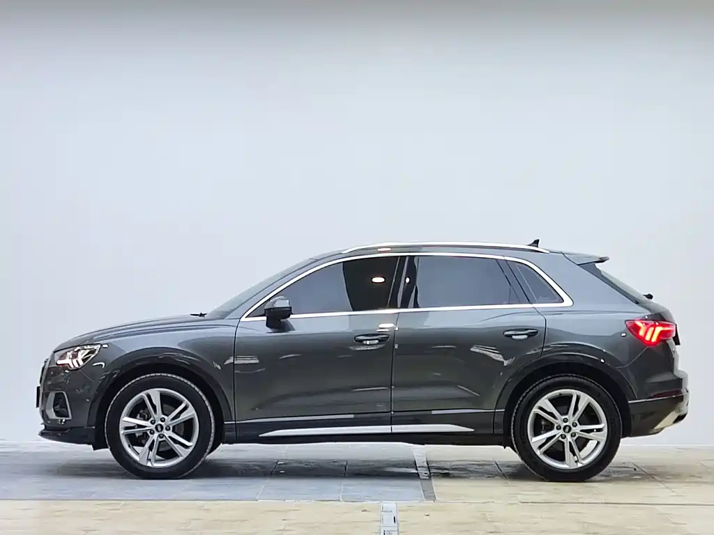 Audi Q3 2022 — фото 4