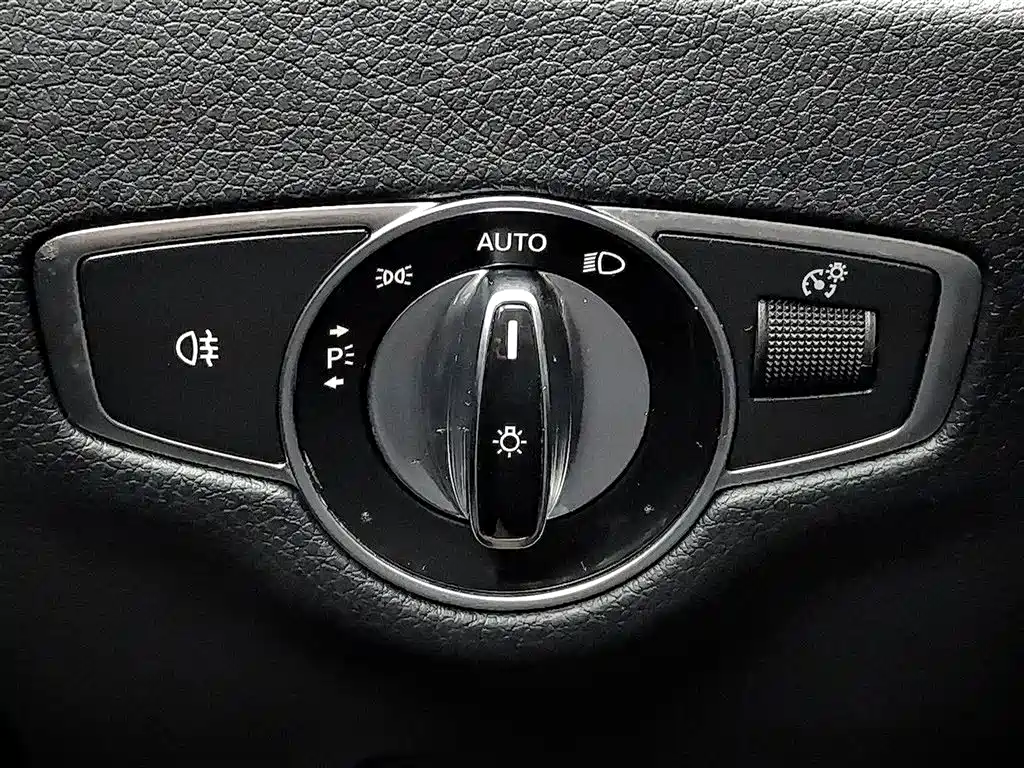 Mercedes-Benz E-Class 2017 — фото 21